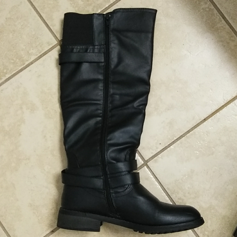 Boots - Picture 2 of 2